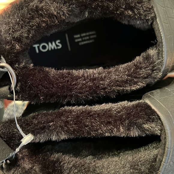NWT TOMS Croc Embossed Leather And Faux Fur Paxton Slip Ons - Picture 12 of 13
